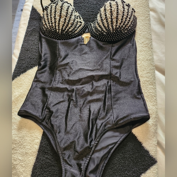 Patbo Seashell Beaded One Piece - Picture 7 of 12